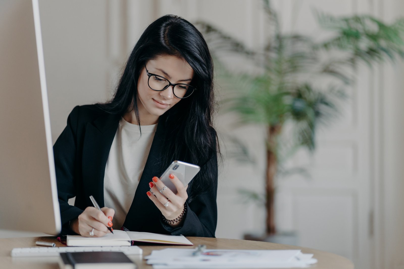 Why Patients Are Googling Symptoms More Than Ever – And How to Use It in Your Marketing
